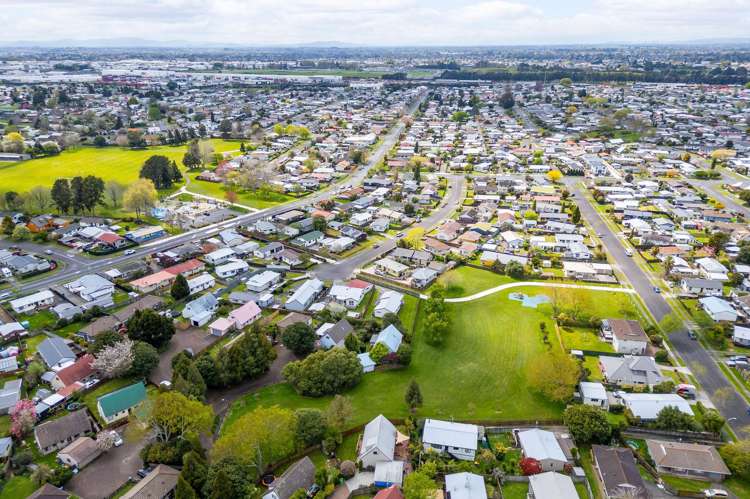 4 Caulfield Green Nawton_24