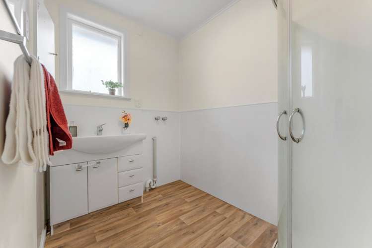 1/34a Parr Road South Point Chevalier_11