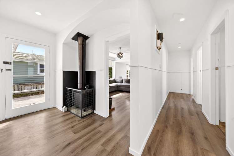 382 High Street South Carterton_16