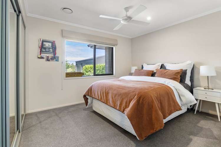 64 Hawthorne Lane Kingseat_13