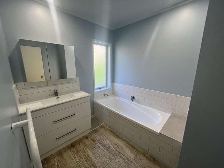 8 McInnes Place 10469_14