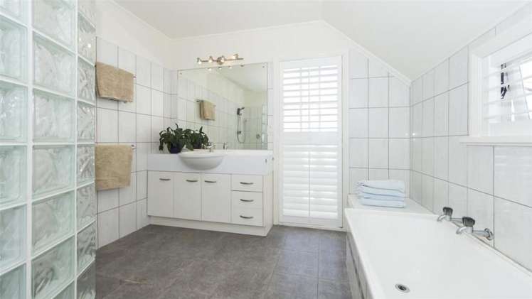 100 Walker Road Opaheke_12