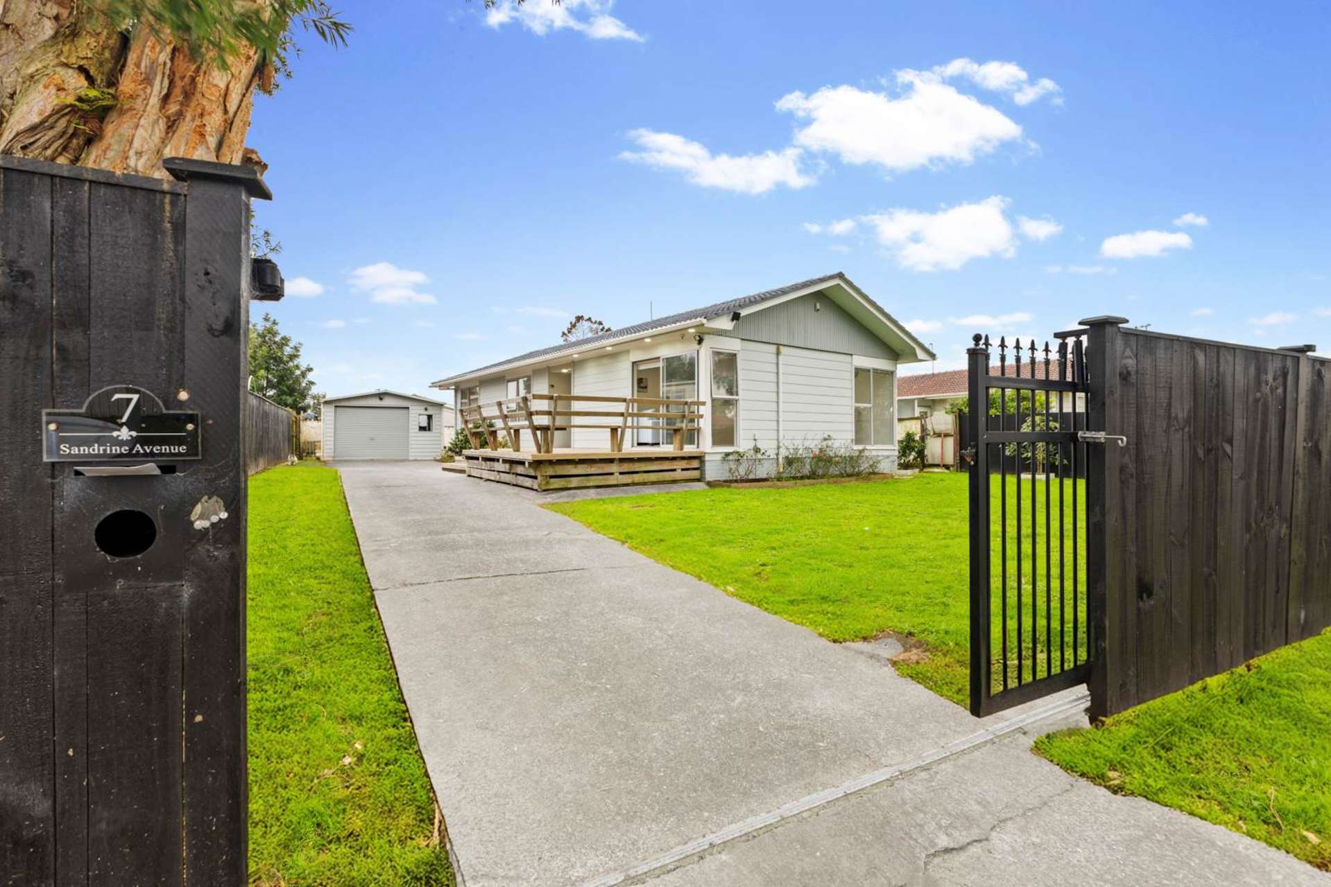 7 Sandrine Avenue Clover Park_0