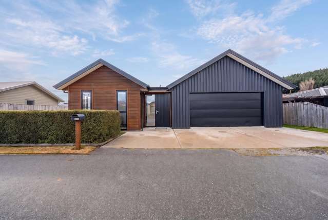 Step into Easy Living in Shotover Country