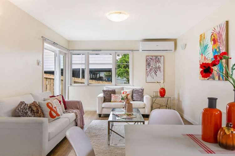 243a Glengarry Road Glen Eden_2