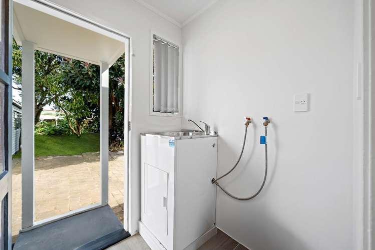 20A McKinstry Avenue Mangere East_16