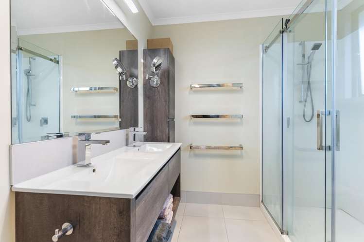 17 Blakewell Place Beachlands_14