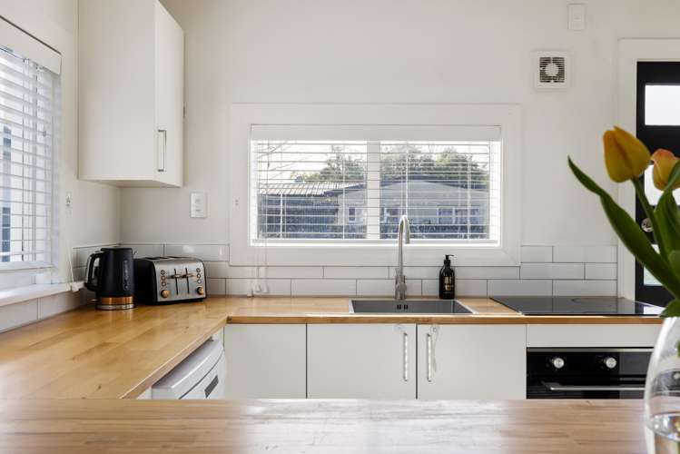 31 Frederick Street Waltham_5