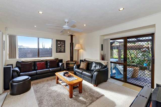 11 Panzic Place Glen Eden_3