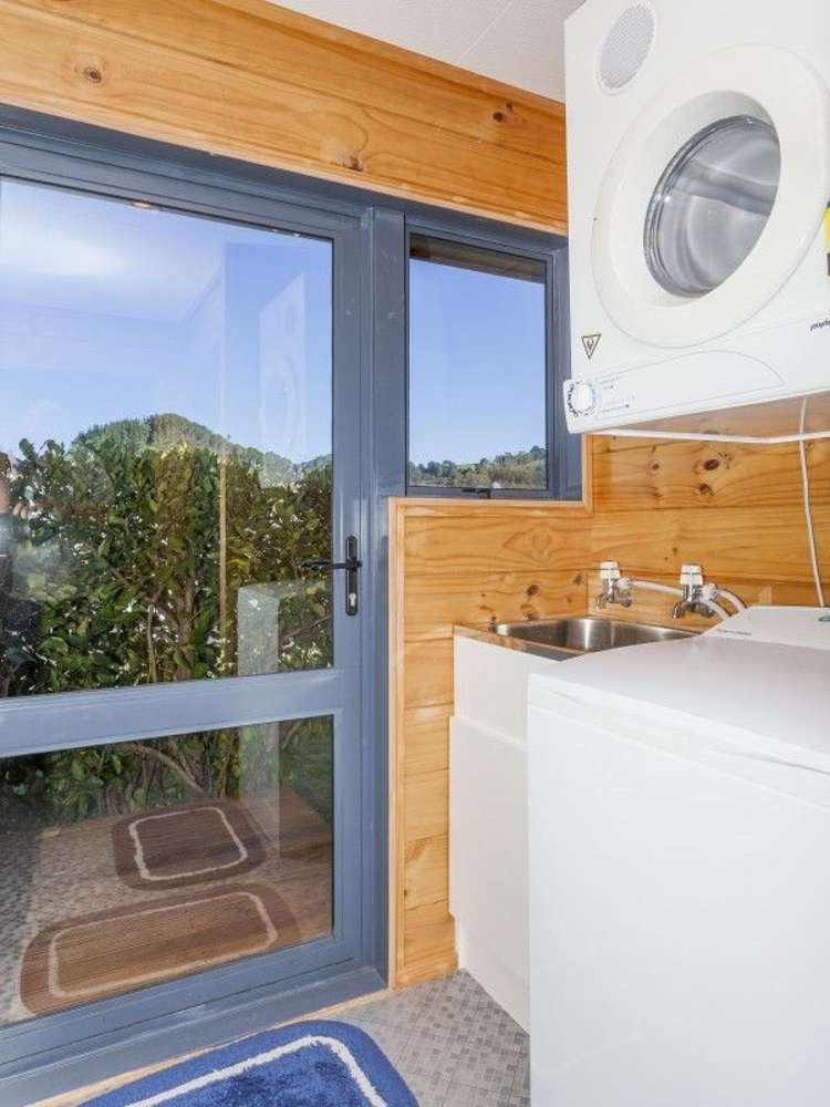 10 Hawk Hill Crescent Cooks Beach_21