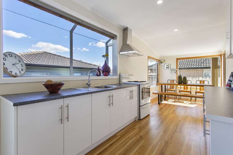 15 Edgewater Drive Pakuranga_6