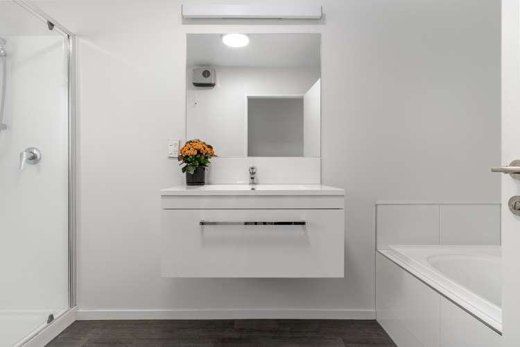 17 Lesley Keast Place Hornby_10