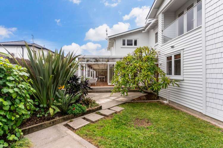 2 Lynch Street Pt Chevalier_28