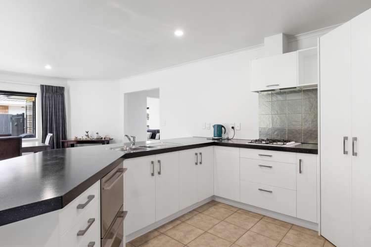 10 Everton Place Grandview Heights_14