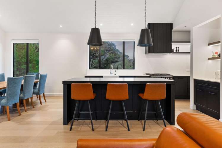 8 Collings Drive_5