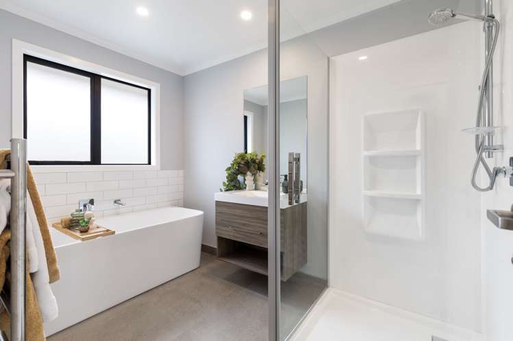 202 Pacific Drive Fitzherbert_5