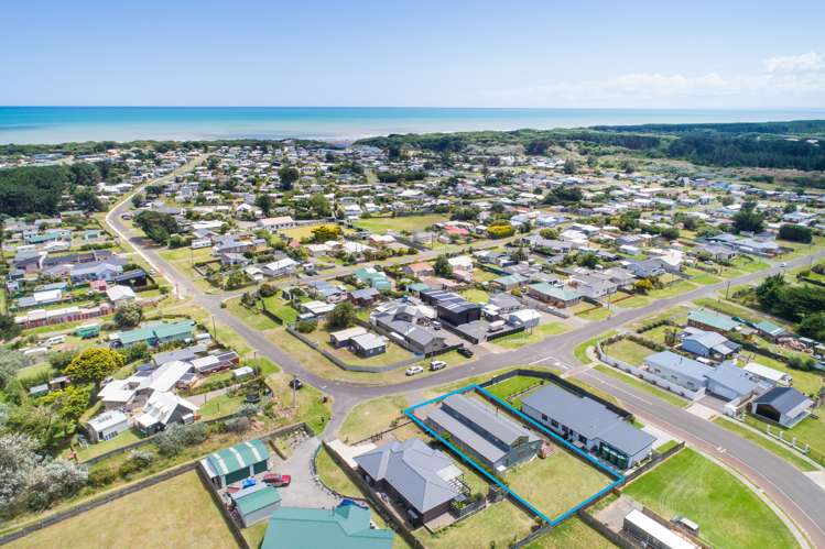 35 Barling Street Himatangi Beach_21