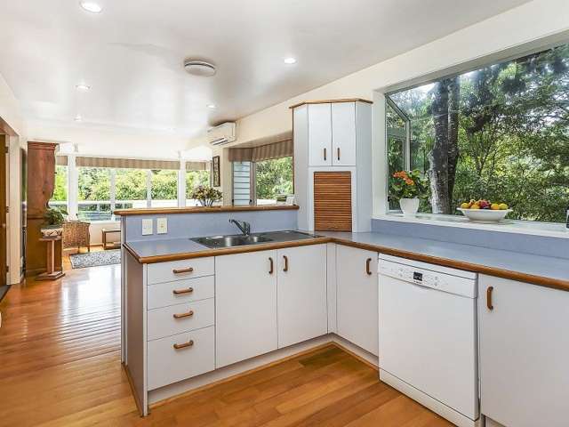 76 Blue Mountains Road Pinehaven_1