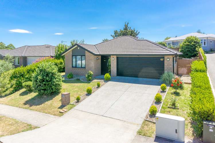 11 Cabourne Drive Glenview_18