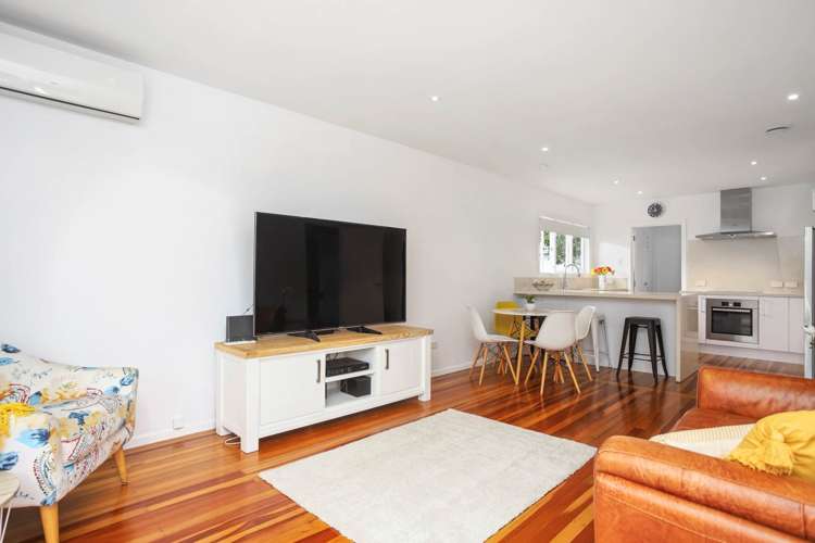 44 Flanshaw Road Te Atatu South_6