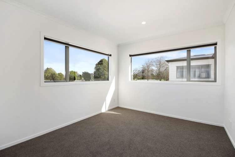 2 Ararata Lane Mangere Bridge_13