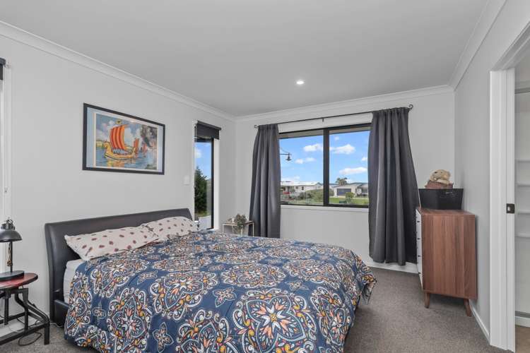 17 Sandleigh Drive Athenree_12