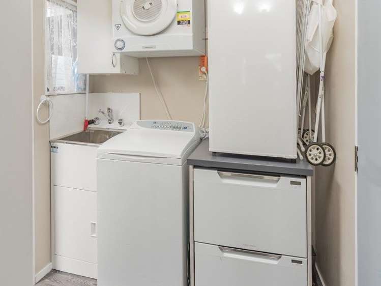 2/81 Tipahi Street Nelson South_9