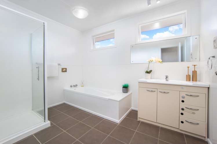 20 Waione Avenue Te Atatu Peninsula_18