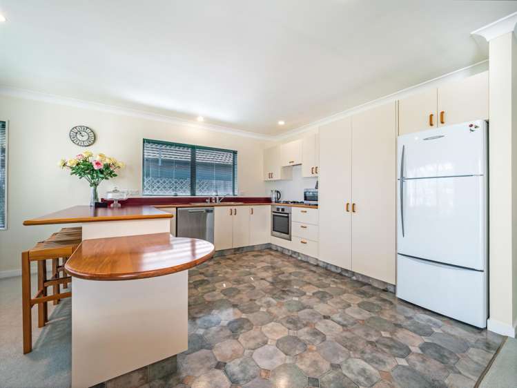 5 Rothesay Place Highbury_10