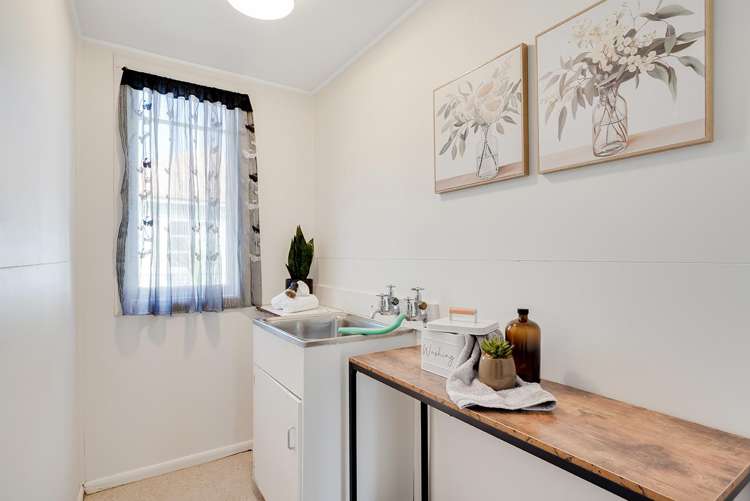 64 Galloway Street Hamilton East_25