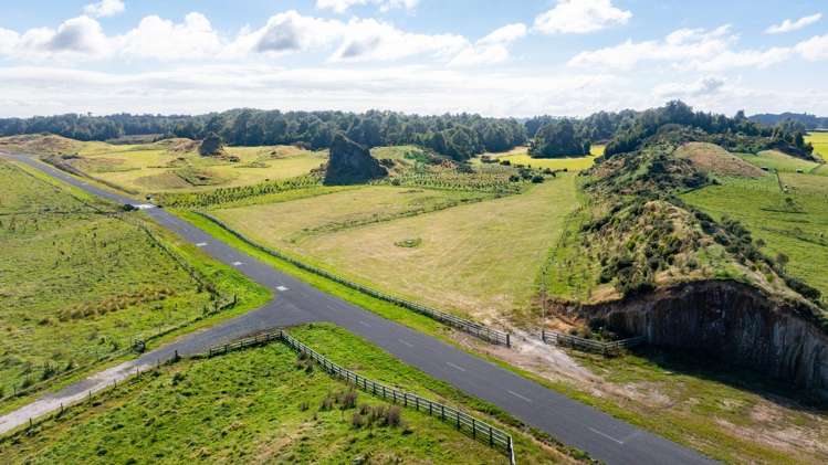 00 Tararua Drive_2