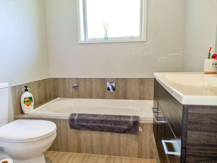 128 Korokoro Crescent Thames_17