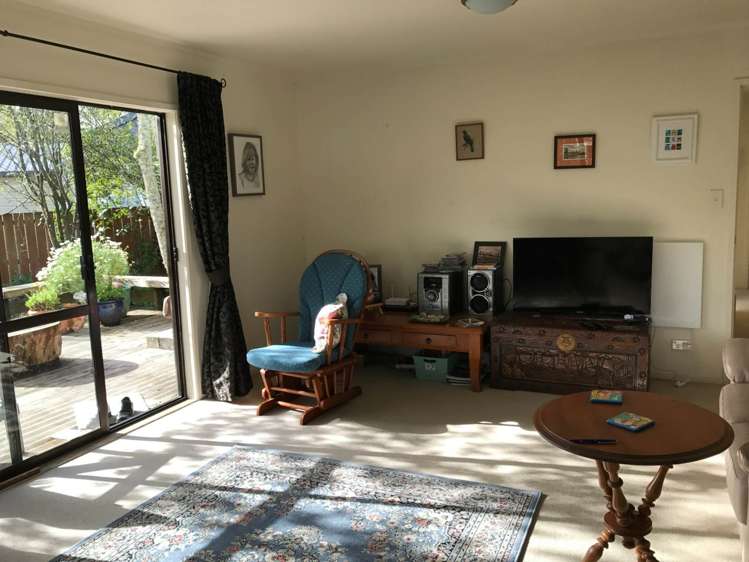 10 John Webster Place Glen Eden_4