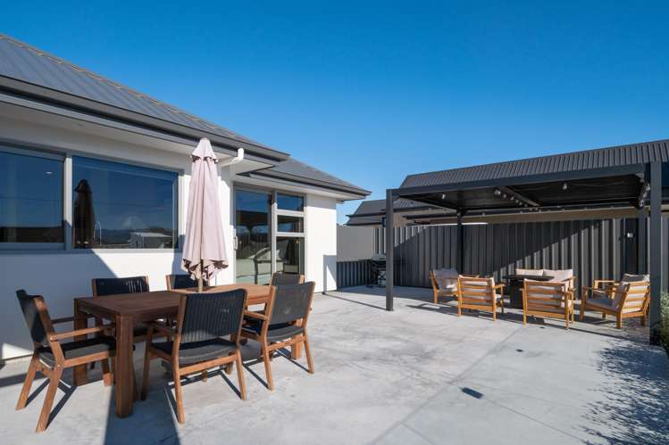 14 Waters Avenue Burleigh_23