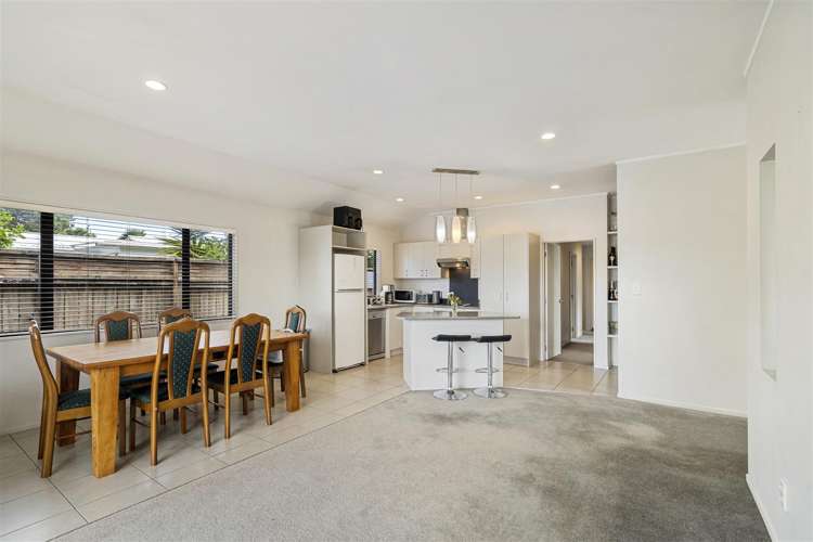 51 Queen Mary Avenue New Lynn_12