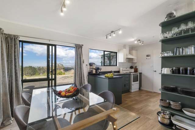 477 + 477a Ridge Road Paremoremo_4