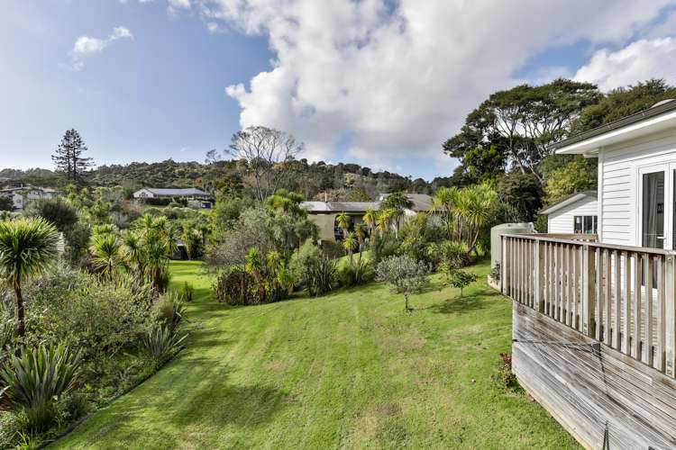 14 Landing Road Titirangi_24