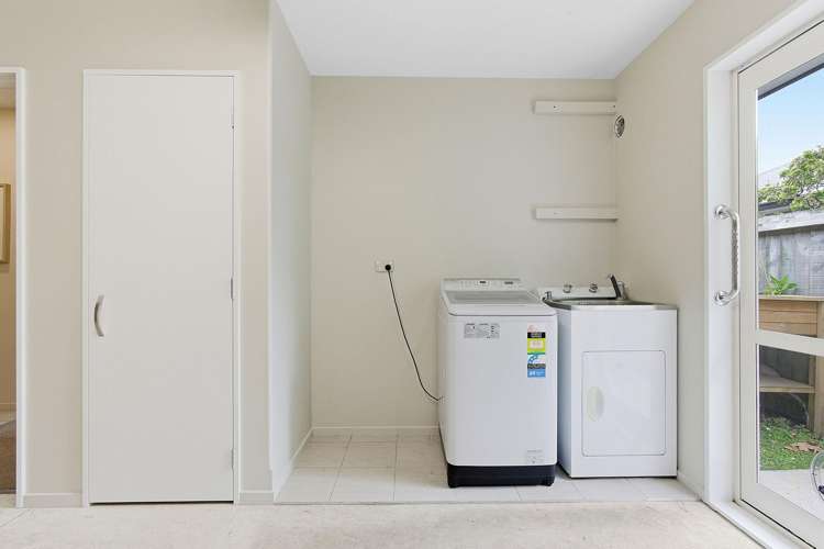 1/19 Lascelles Street St Martins_14