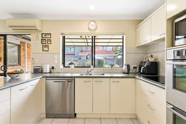 1 Brittas Place East Tamaki_12