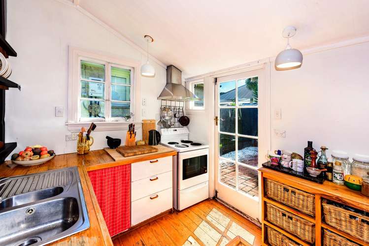 437 Ferry Road Woolston_8