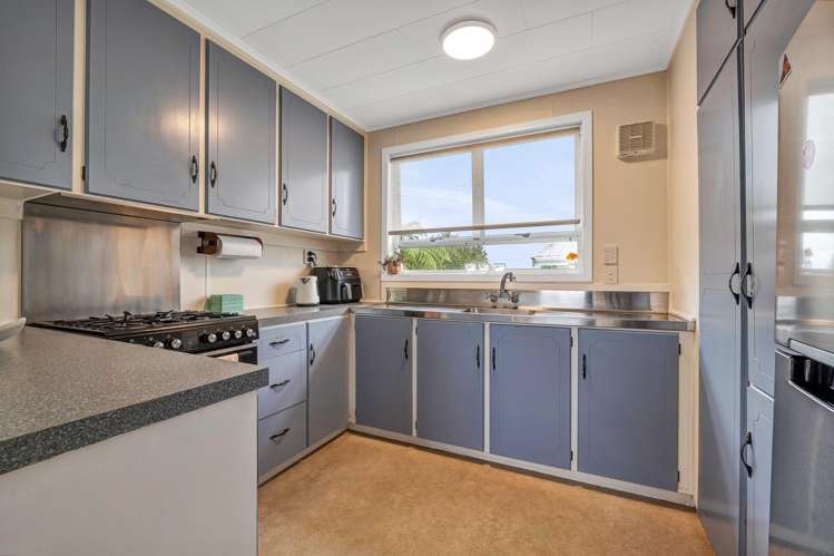 15B Mayfair Place Westown_3