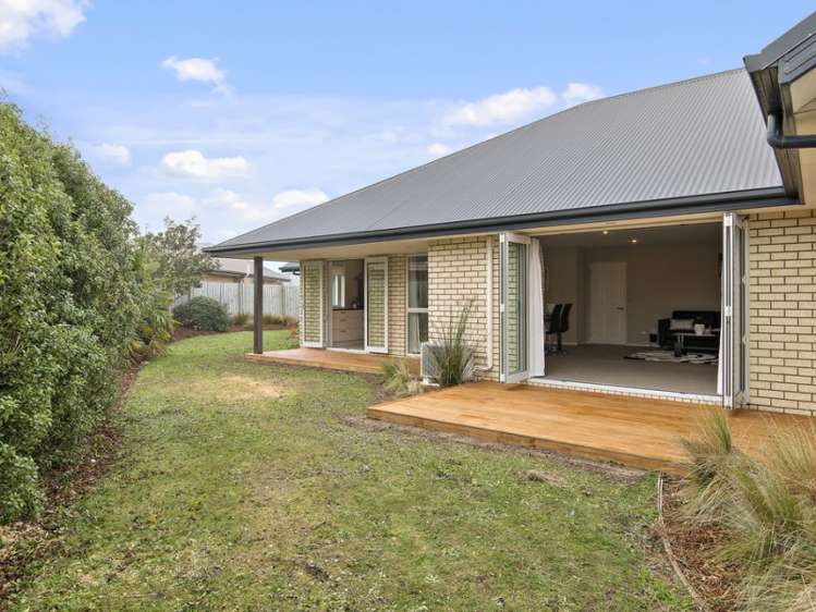 16 Hasendene Drive Lincoln_17