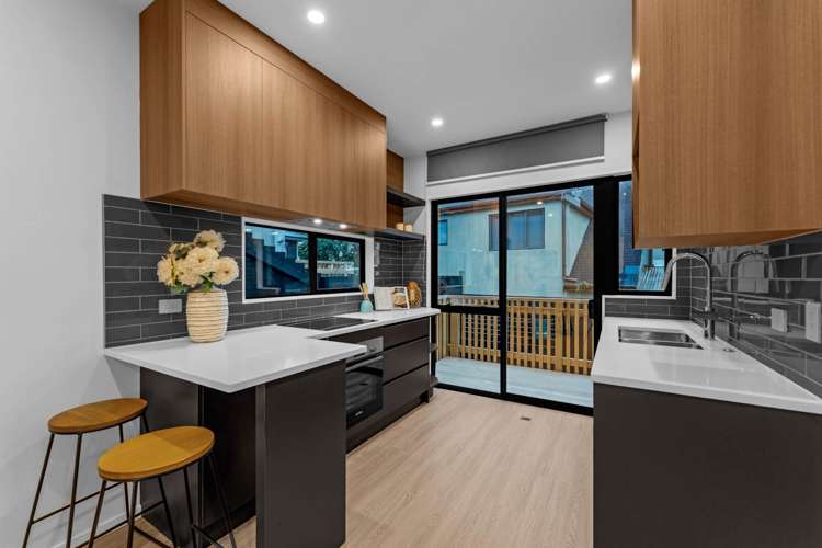 65 Highland Park Drive Botany Downs_8