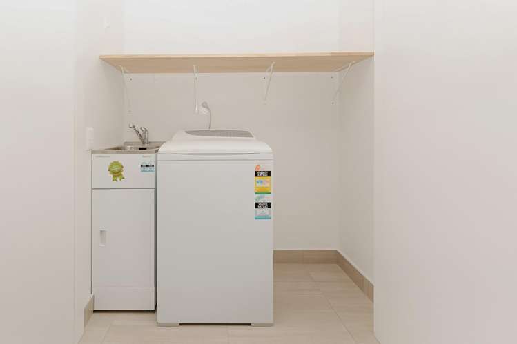 202/3 Bluegrey Avenue 1816_7