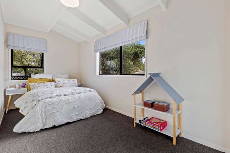 32 Muirfield Street Wattle Downs_14