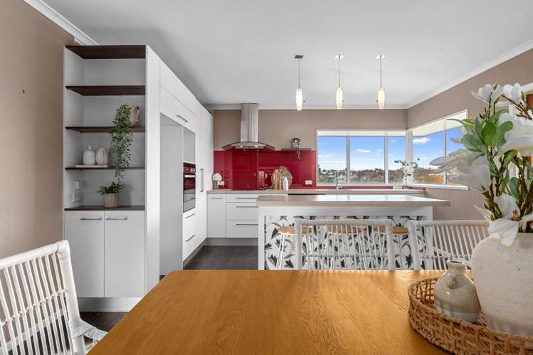 4 Sunny Bay Road Matua_45