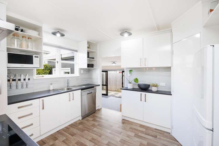 104 Clyde Crescent Roslyn_3