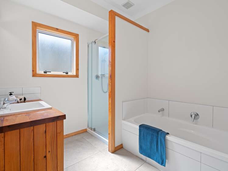 32 Ballintoy Park Drive Welcome Bay_13