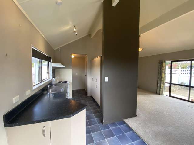 3 Perry Crescent 10781_3