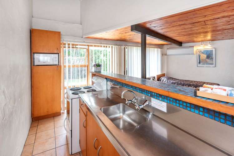 323 - 325 Wairau Road_5